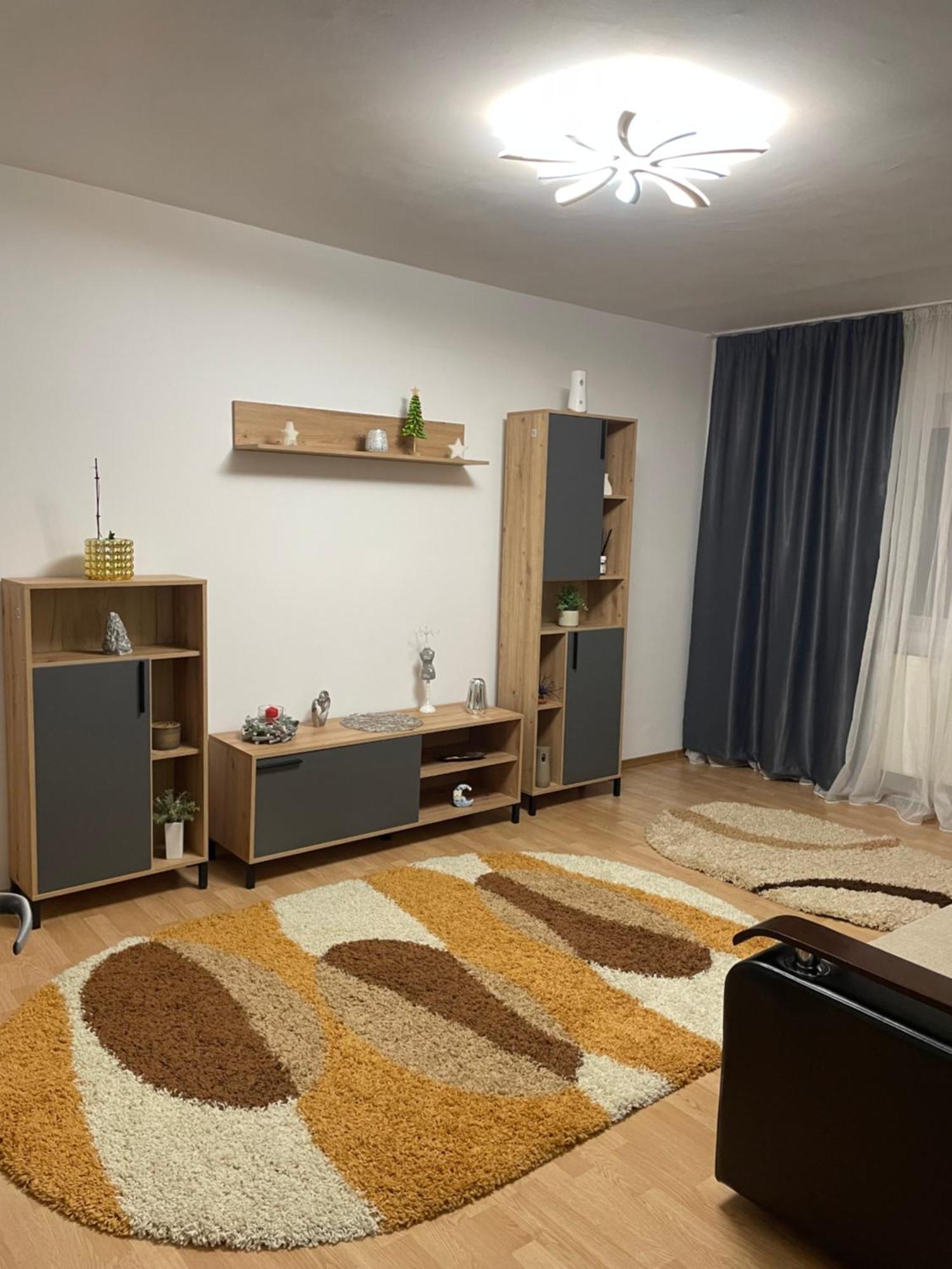 Apartament Petrosani Ngoại thất bức ảnh
