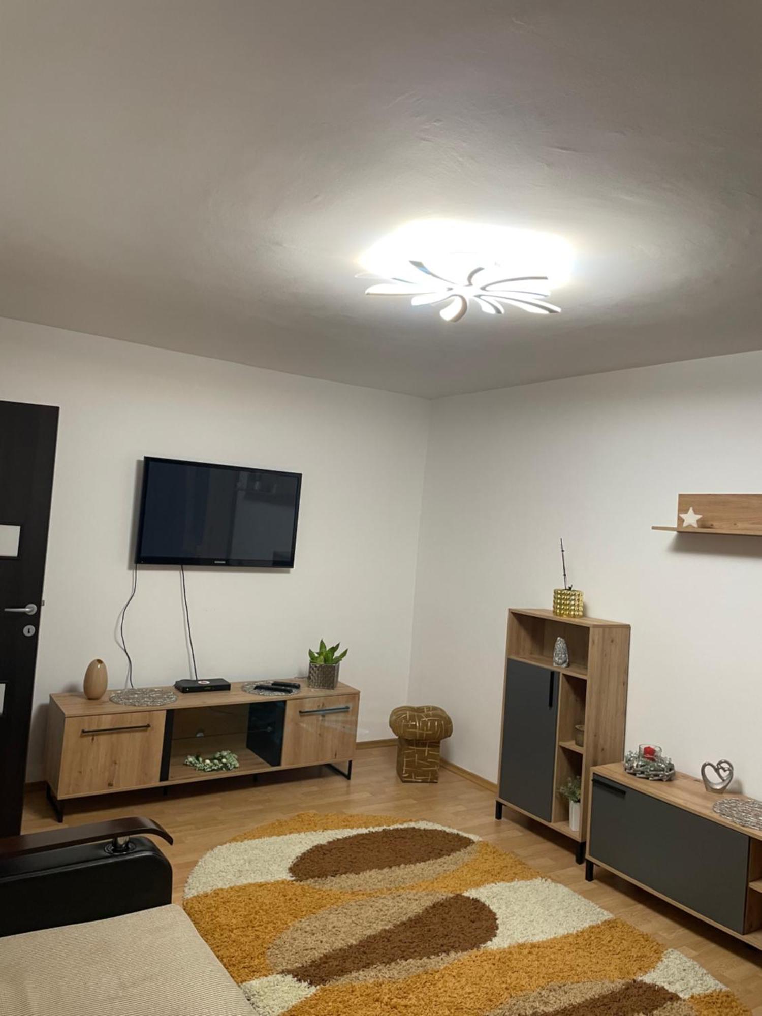 Apartament Petrosani Ngoại thất bức ảnh
